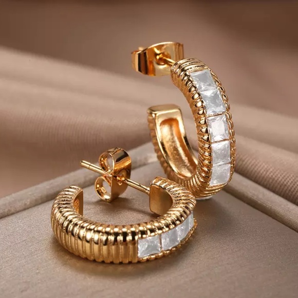 C-shaped Zirconia Hoop Earrings - Picture 3 of 5